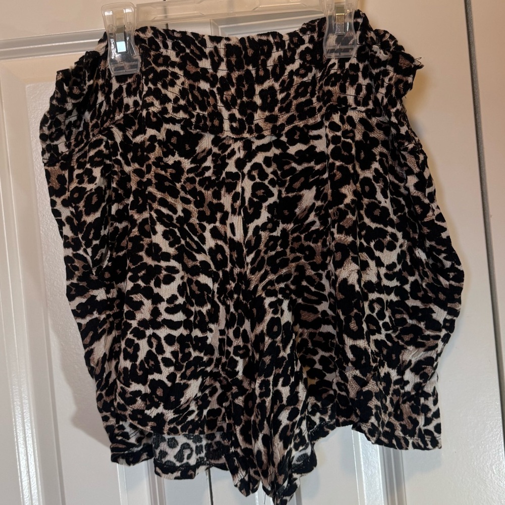 Three Dots Leopard Print Women's Soft Pull‎ On Shorts XL Comfy